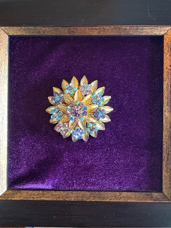 Jewelry - Vintage Style Gold Tone Floral Rhinestone Brooch Aqua Lavender Crystal Pin